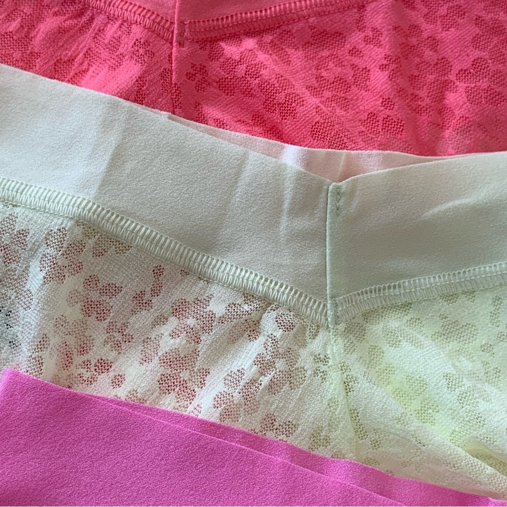 🌸New🌸 3pk Victoria’s Secret thong panty lot S new - Picture 2 of 7